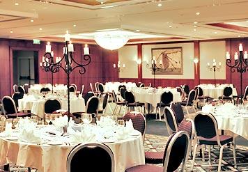 Отель Courtyard By Marriott 4*