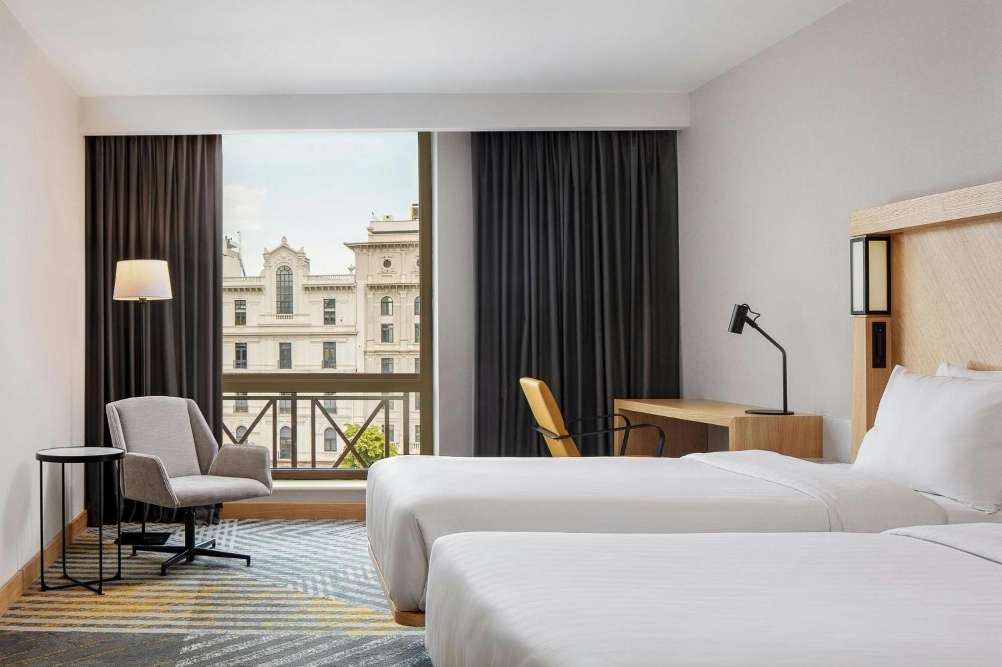 Отель Courtyard By Marriott