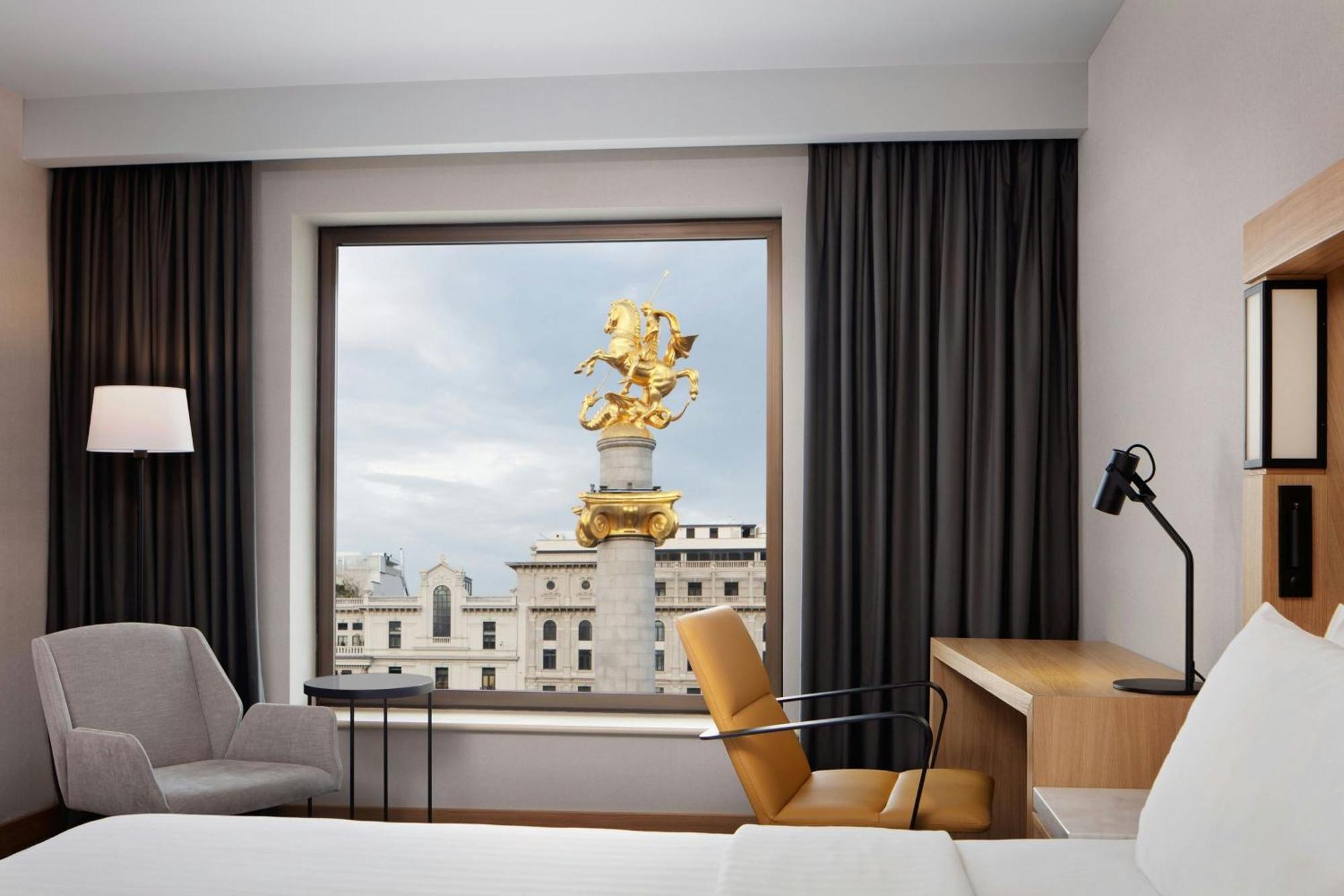 Отель Courtyard By Marriott 4*