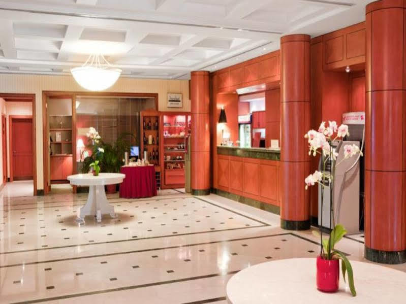 Отель Courtyard By Marriott Тбилиси