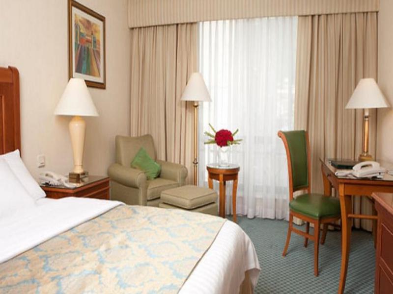 Courtyard By Marriott Отель