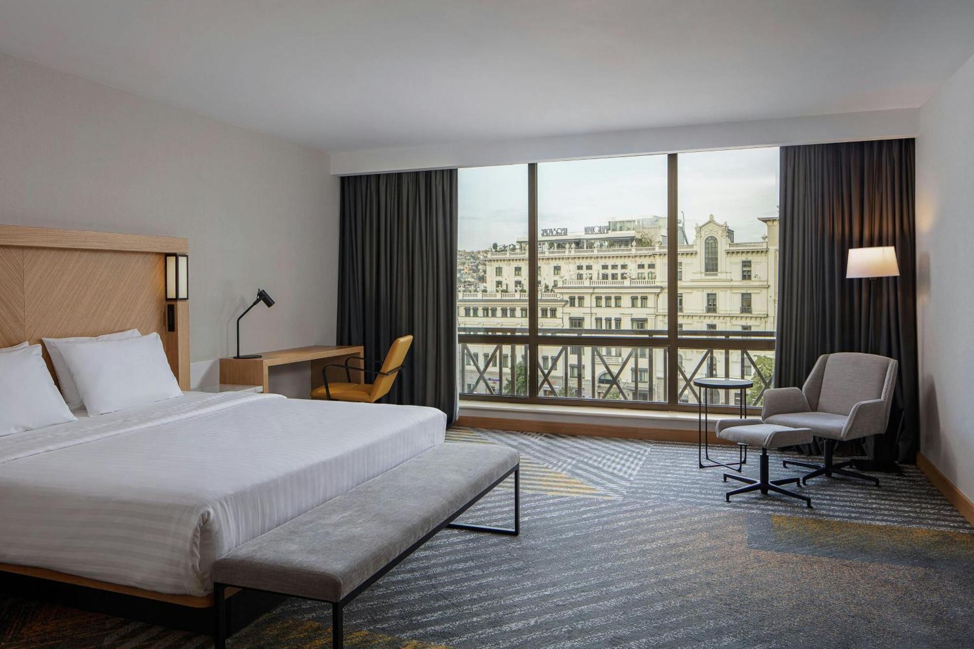 Courtyard By Marriott Hotel